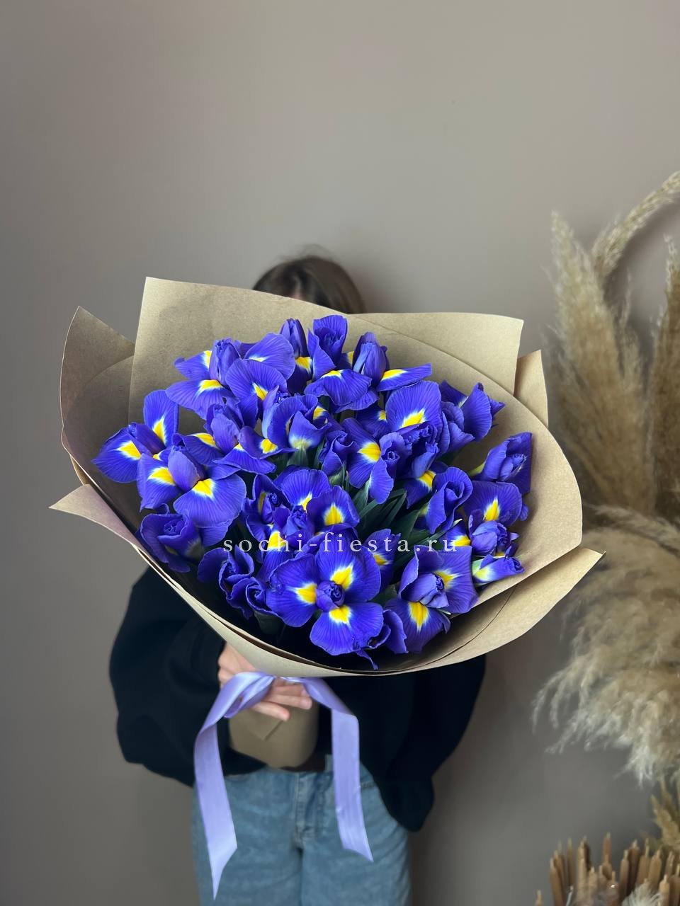 Букет с ирисами