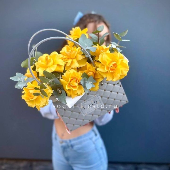 Сумочка с розами "Эдель" в Калуге