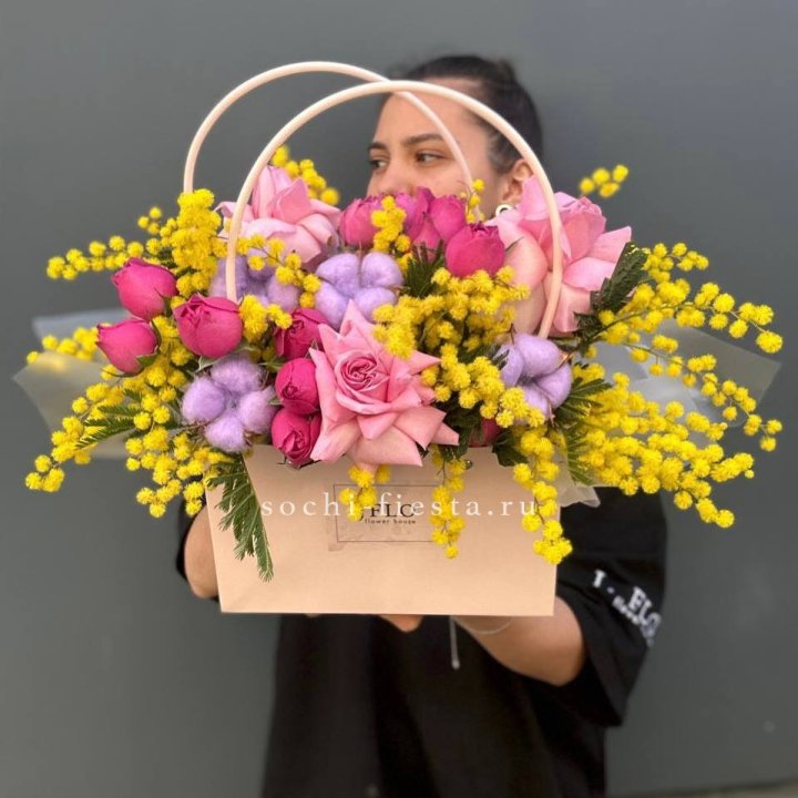 Сумочка мимозы и роз "Примавера" в Калуге