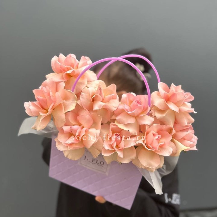 Сумочка с розами "Кети" в Калуге