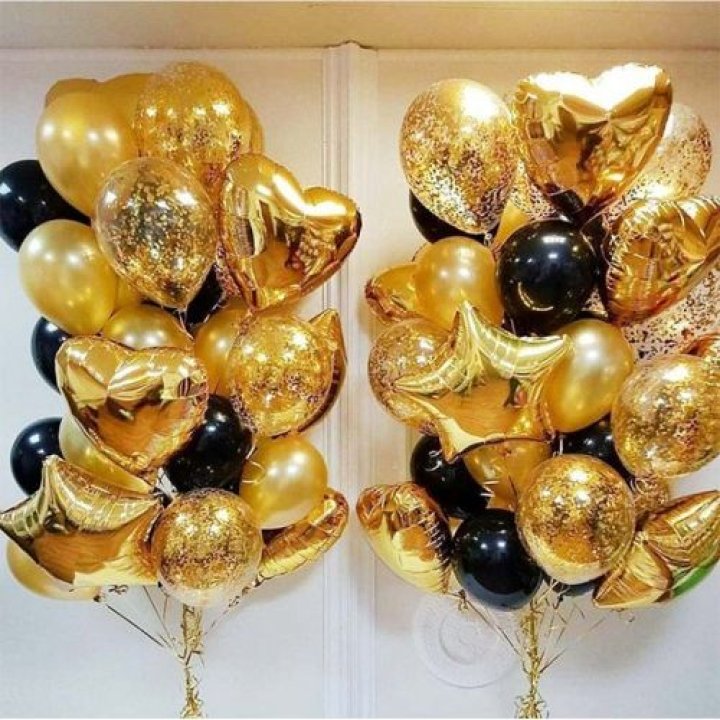 Фонтан шаров "Чёрное золото" в Калуге