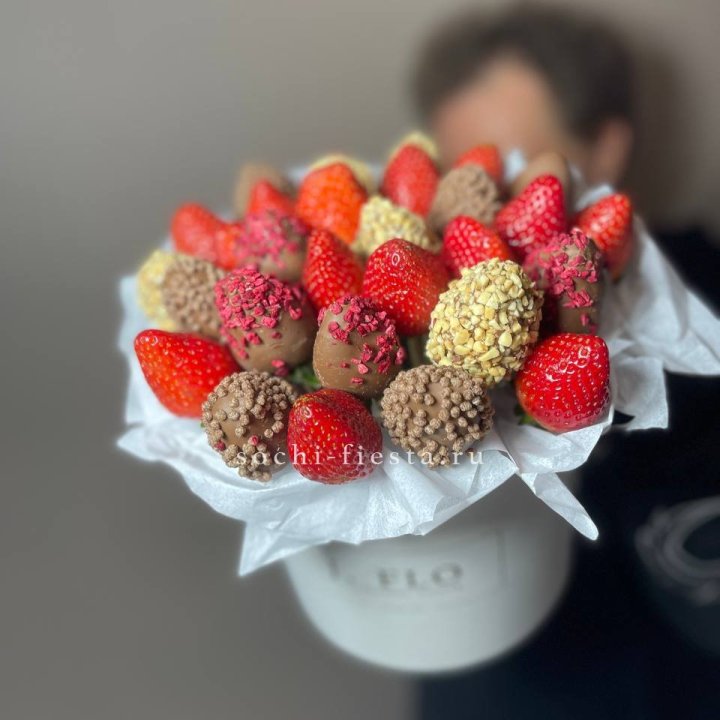 Клубника в боксе 30 ягод в Калуге