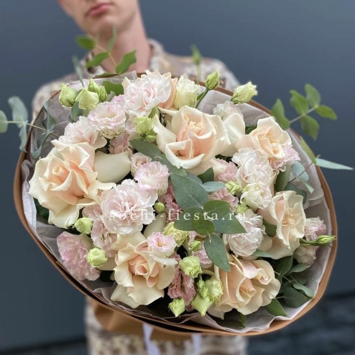  Букет кремовых роз "Мокко" в Калуге