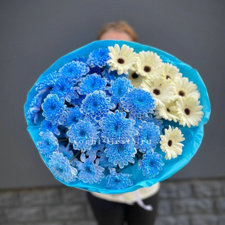 Букет хризантем и гербер в Калуге