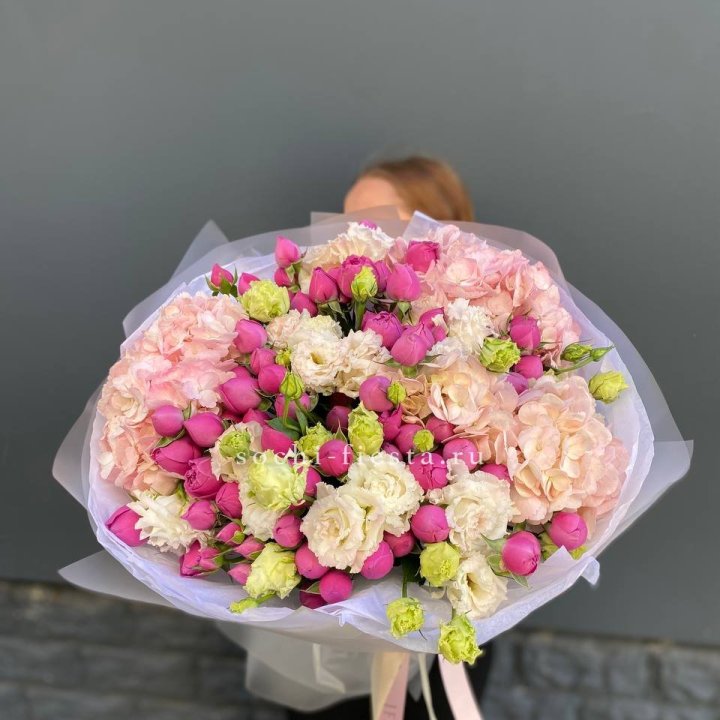  Букет  гортензий и Мисти в Калуге