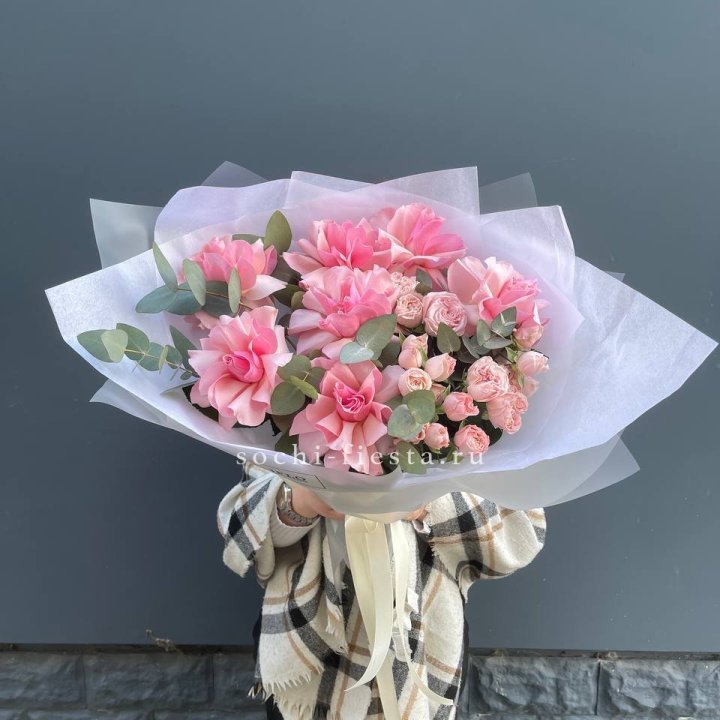 Букет французских и пионовидных роз  в Калуге