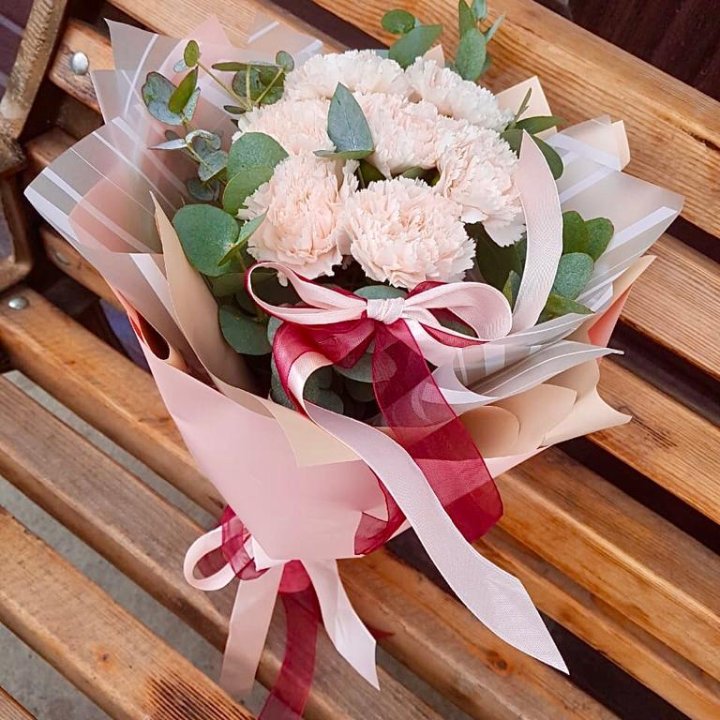 Диантусы с эвкалиптом в Калуге