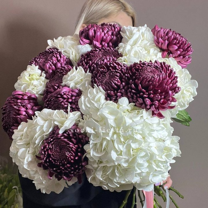 Охапка Бигуди и гортензий в Калуге