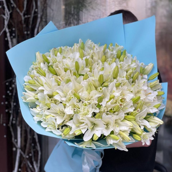 51 лилия в оформлении в Калуге