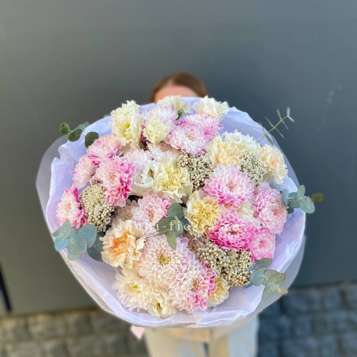 Букет из стойких цветов  в Калуге