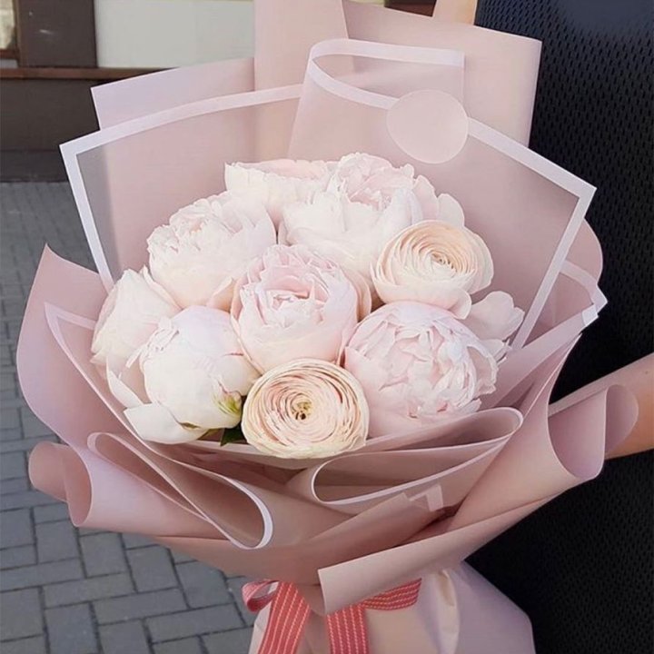 Пионы и ранункулюсы в Калуге