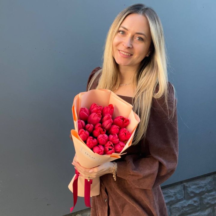  19 красных тюльпанов в Калуге