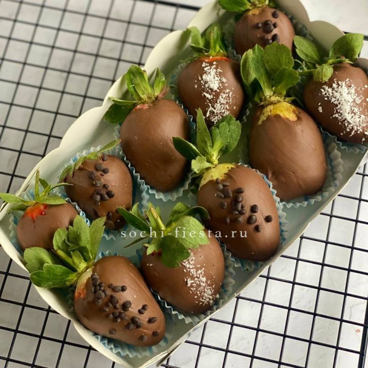 Клубника в шоколаде 10 ягод в Калуге