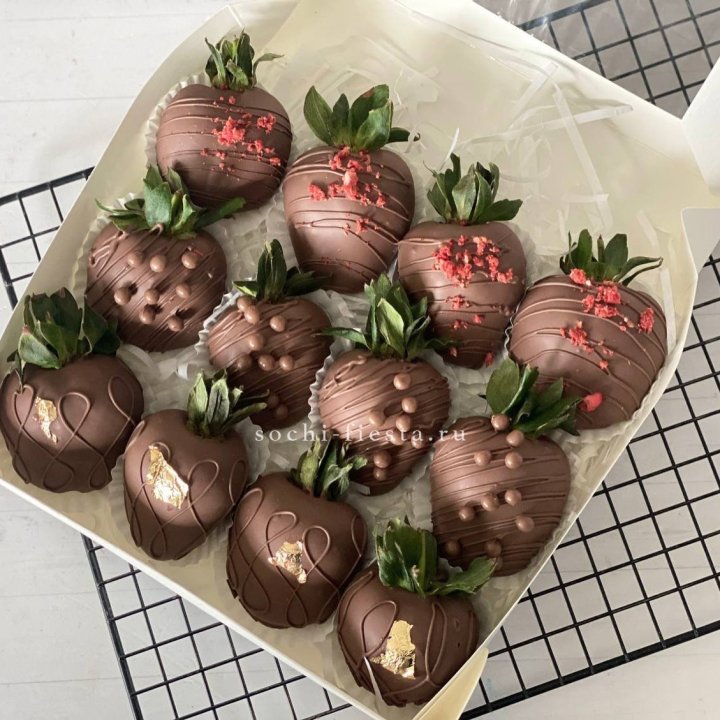 Клубника в шоколаде 12 ягод в Калуге