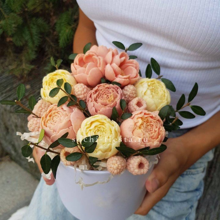 Шоколадный букет с ягодами в Калуге