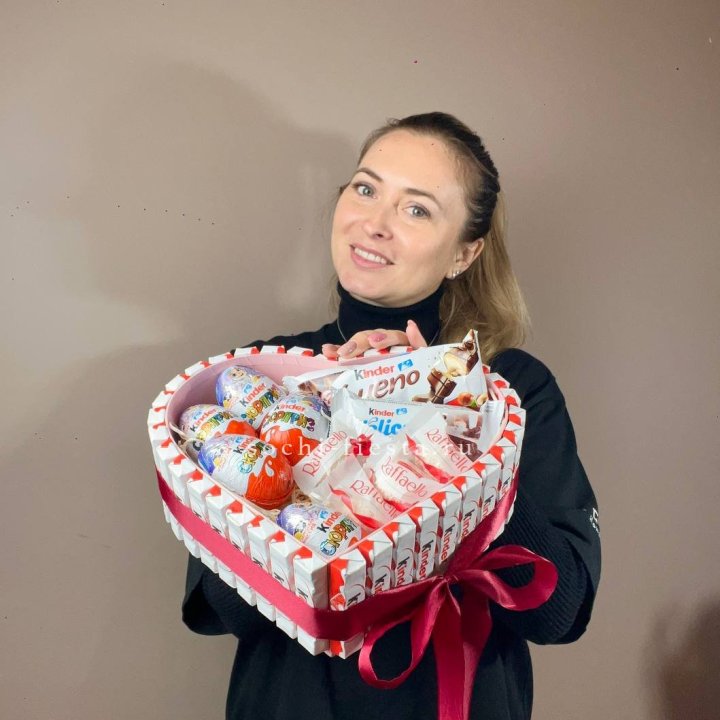 Подарочный набор сердце с Киндерами в Калуге