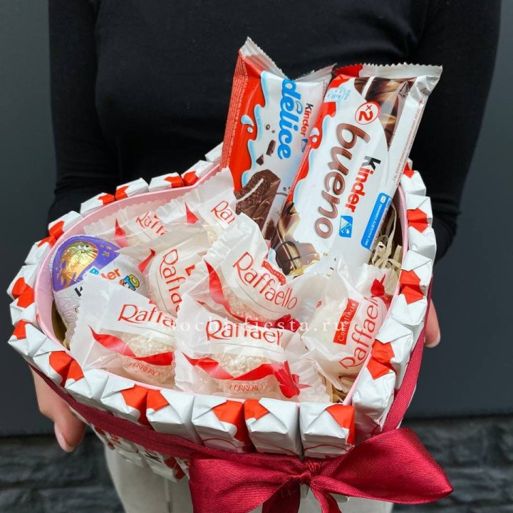 Подарочный набор сердце с Киндерами и Рафаэлло в Калуге