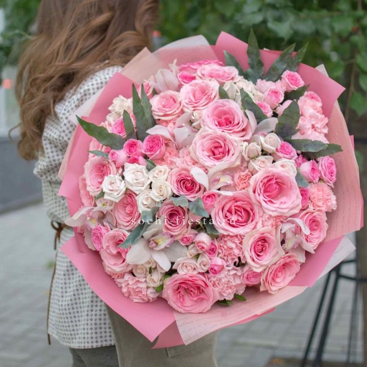 Дизайнерский букет "Барби" в Калуге