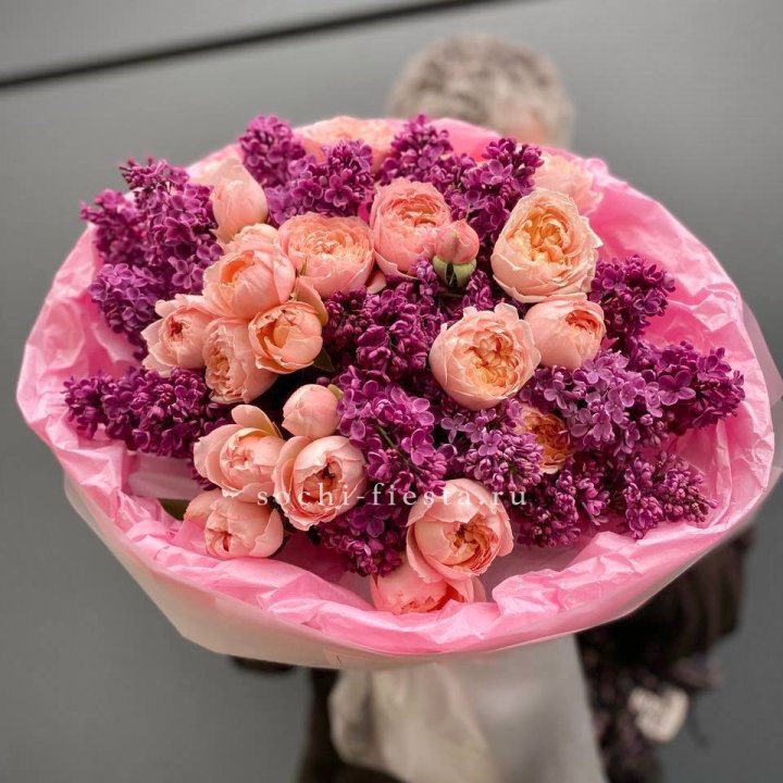  Дуо букет из кустовых роз и сирени в Калуге