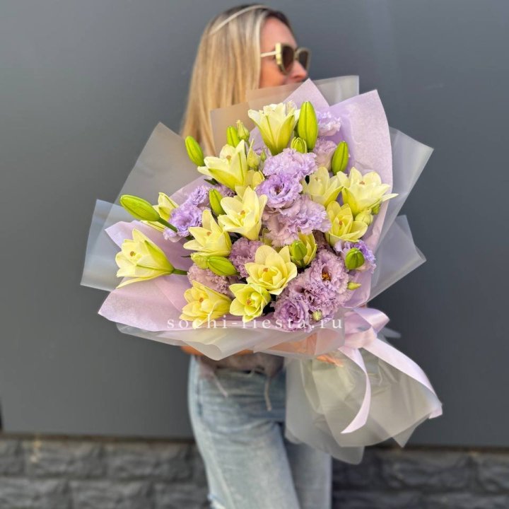  Букет лилий и эустом в Калуге