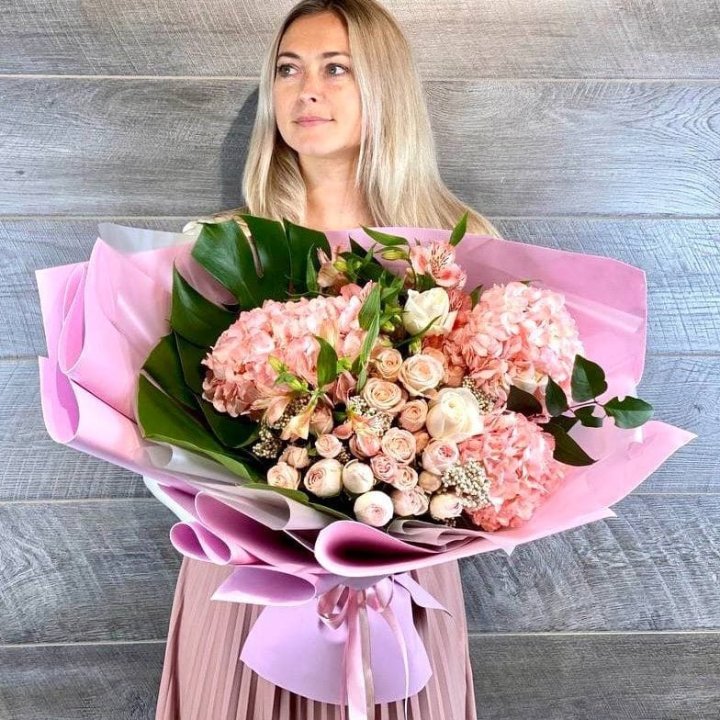 Дизайнерский букет "Валенсия-2" в Калуге