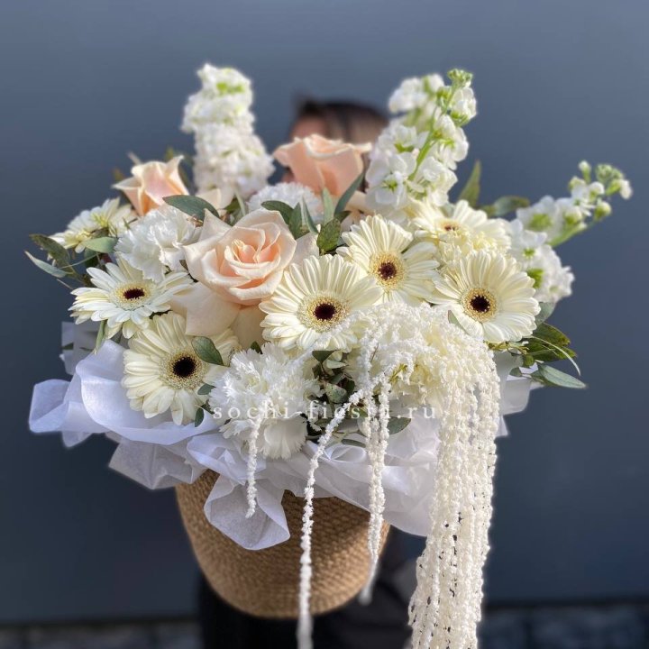Цветы в джутовом кашпо "Валери" в Калуге