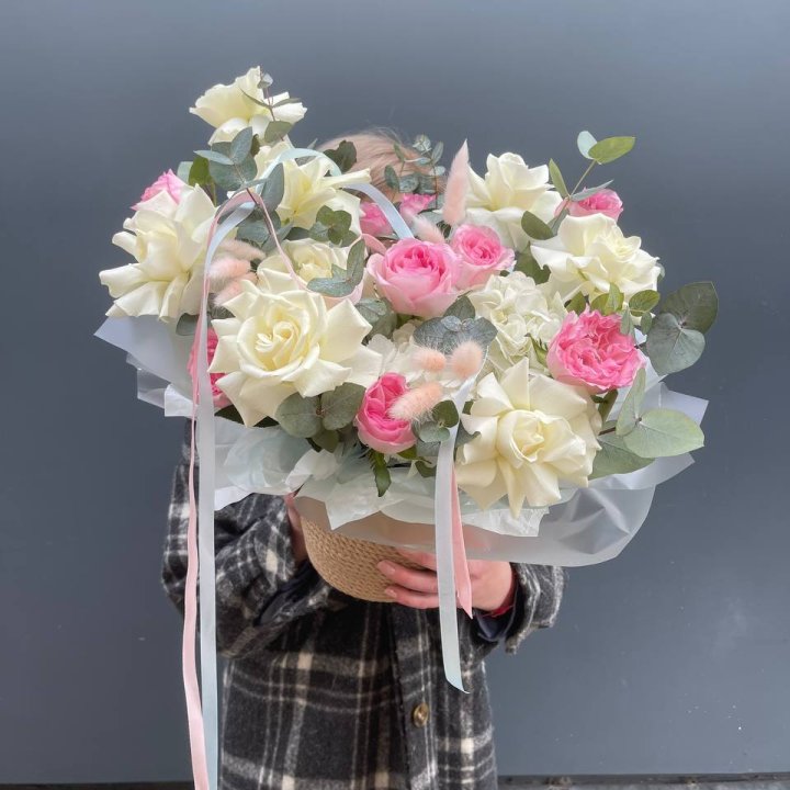 Кашпо с розами в Калуге