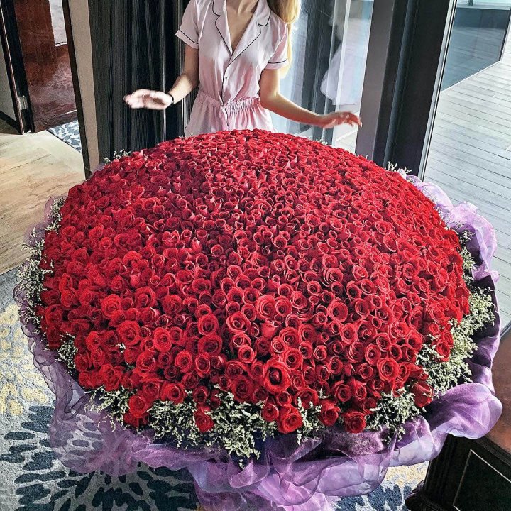 1001 роза в Калуге