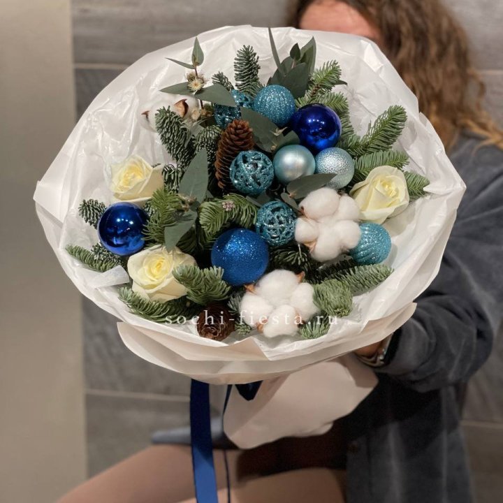 Новогодний букет "Синий иней" в Калуге
