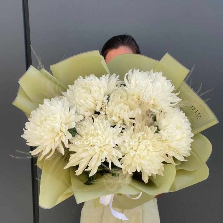Букет одноголовых хризантем  в Калуге