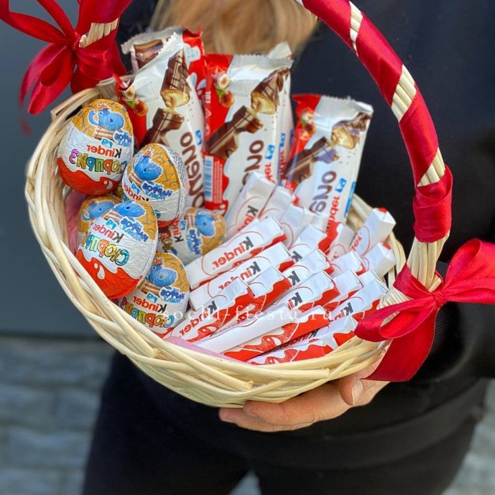 Корзина с киндерами  в Калуге