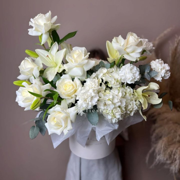 Цветочный бокс "Вайт дримс" в Калуге