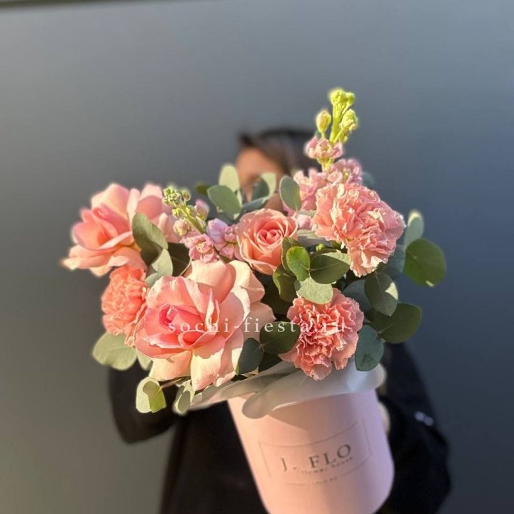 Цветы в боксе "Сизара" в Калуге