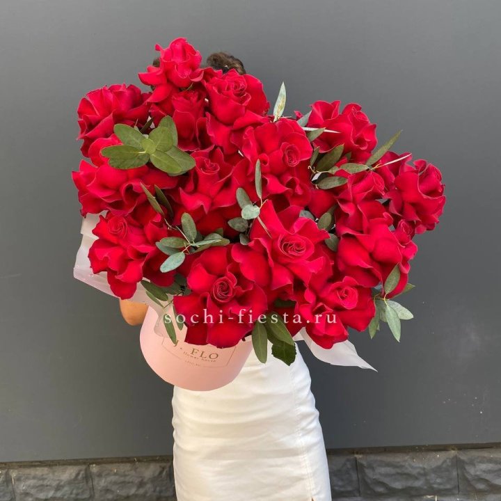 Бокс из 17 французских роз в Калуге