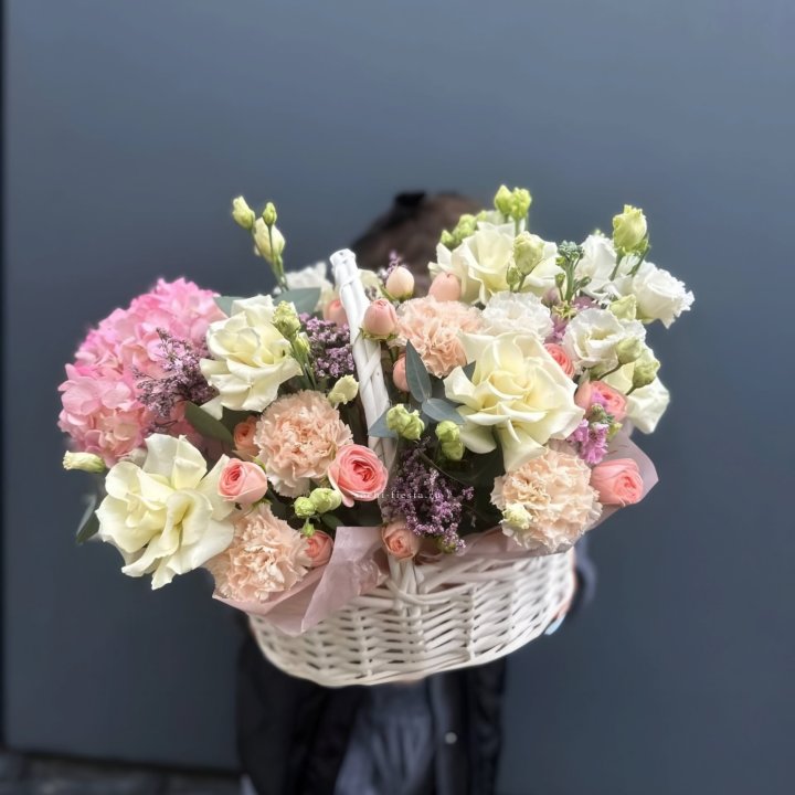 Цветочная корзина "Софтнес" в Калуге