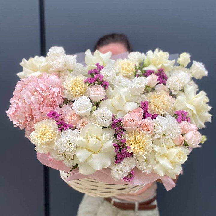 Корзина "Воздушная нежность" в Калуге