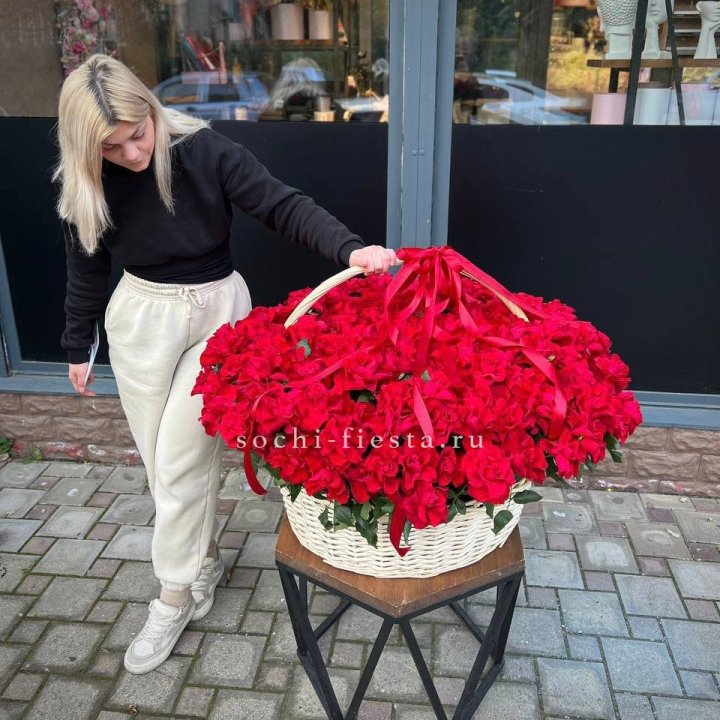 201 французская красная роза в Калуге