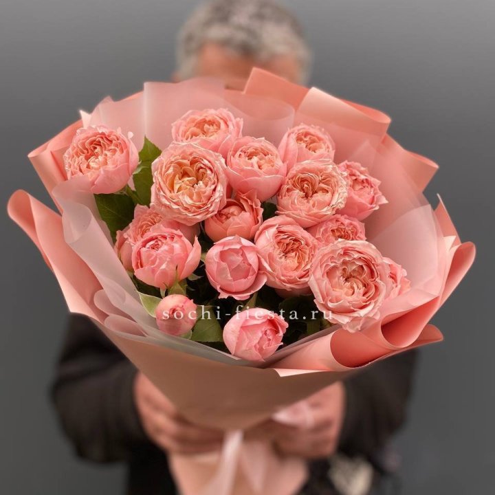 Букет комплимент из кустовых роз Джульетта в Калуге