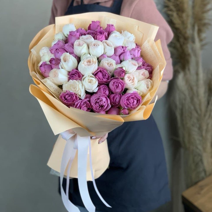 Букет кустовых роз Джулиана в Калуге