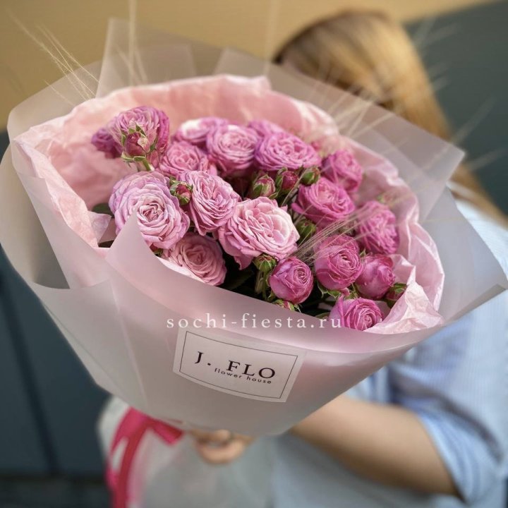 Пионовидные розы Мадам Бомбастик Pink в Калуге