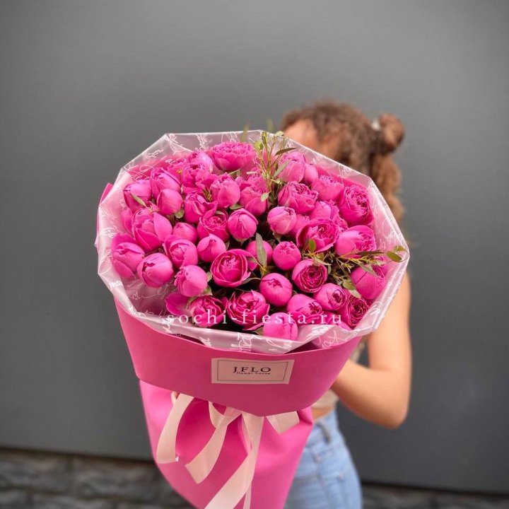 Кустовые розы букет Мисти Баблс в Калуге