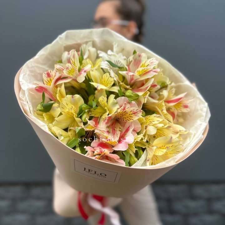 Альстромерии в нежном оформлении в Калуге