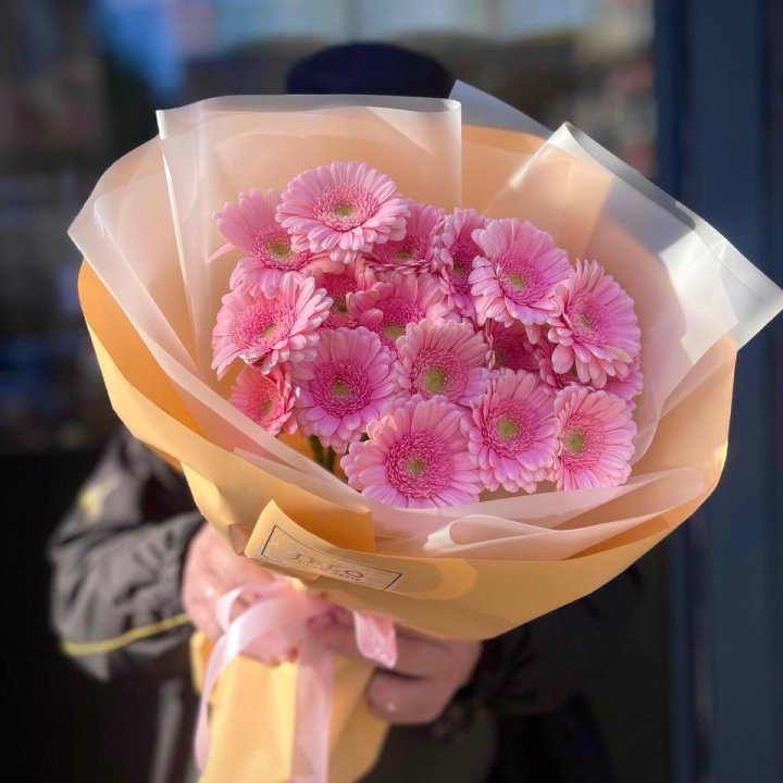 17 розовых гербер  в Калуге