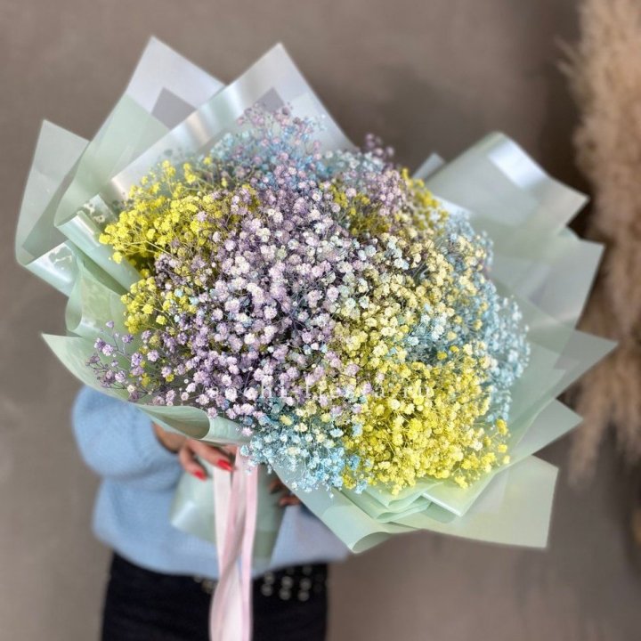 Букет радужных гипсофил в Калуге