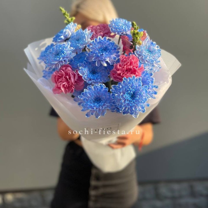 Букет сборный с хризантемой в Калуге