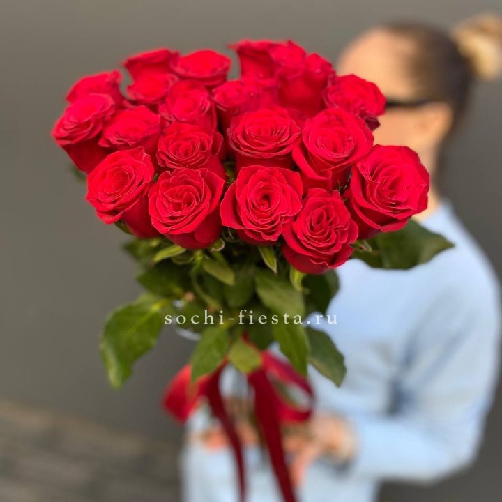 19 красных роз в Калуге