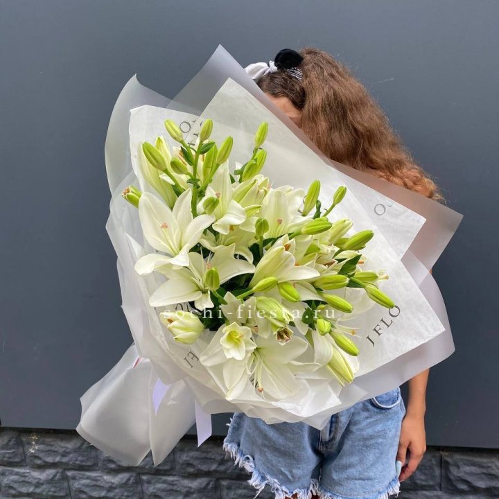 Букет  лилий "Воздушный"  в Калуге