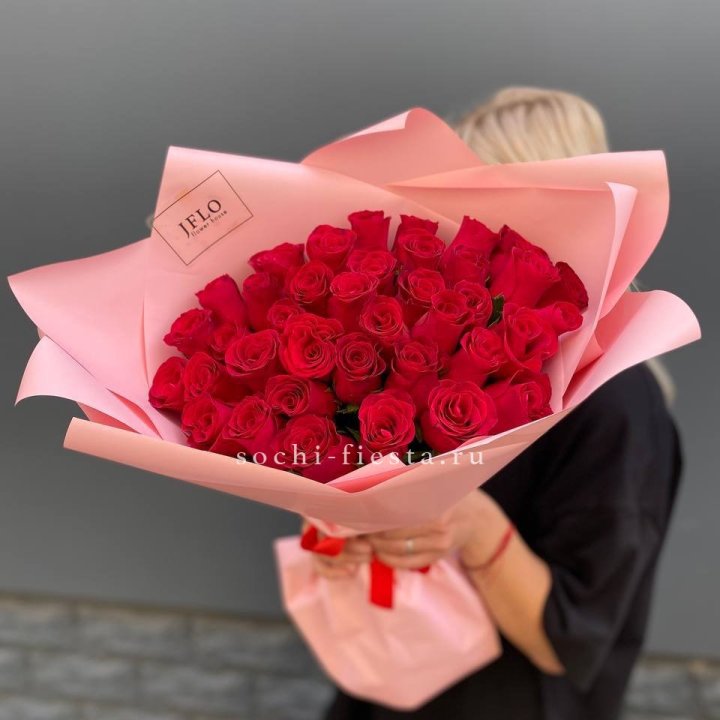 35 красных роз в Калуге