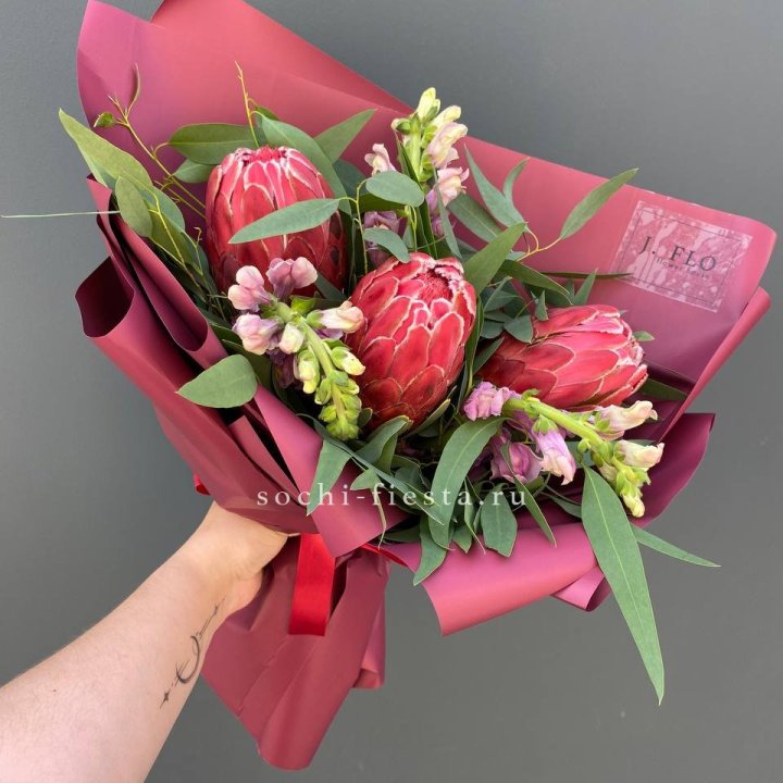 Букет из протеи "Квин" в Калуге