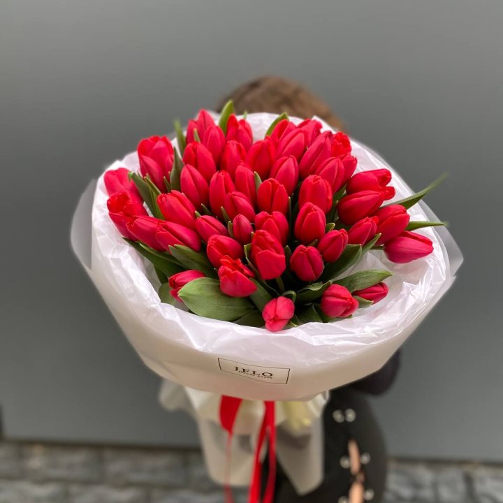 51 тюльпан "Любовь" в Калуге